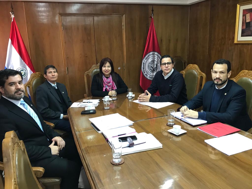 Reunión con Rectora de la UNA