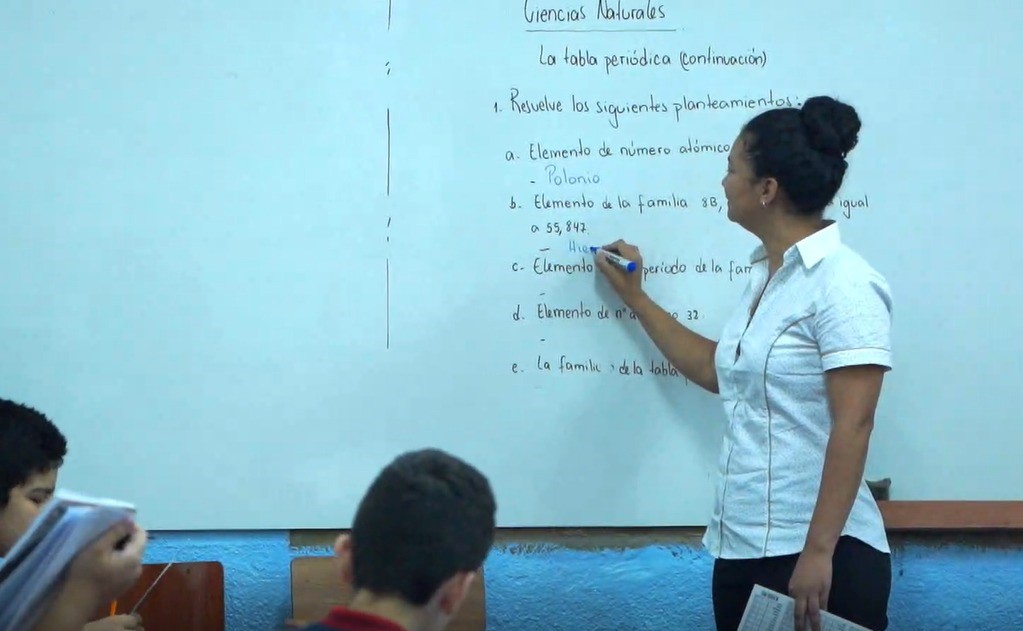 2023-06-08 Docente de escuela