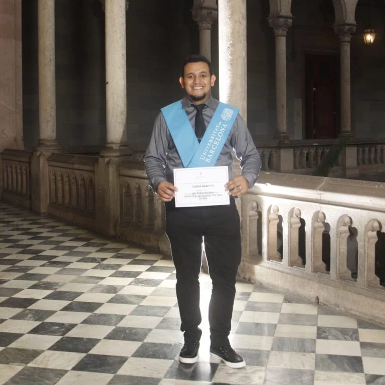 Fotografía de Carlos Darío Segovia González, quien hizo una Maestría en Educación Interdisciplinaria de las Artes en la Facultad de Educación de la Universidad de Barcelona, España.