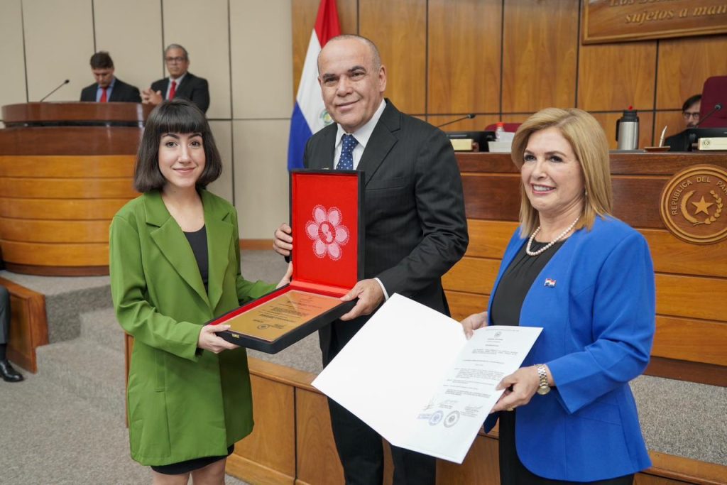 Maureen Montanía- Homenaje Senado 2025-11-21 at 10.22.03