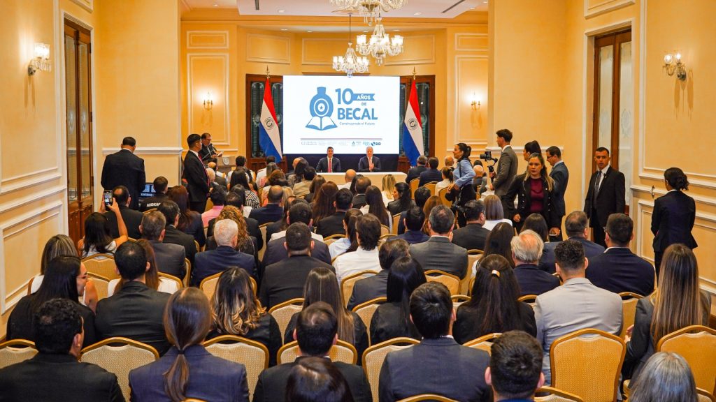 Evento Conmemorativo BECAL 10 Años - Palacio de Gobierno 2025-11-18 at 14.51.12 (1)